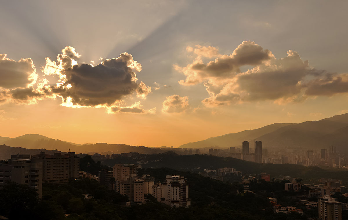 1200px-Caracas_City_from_Bello_Monte