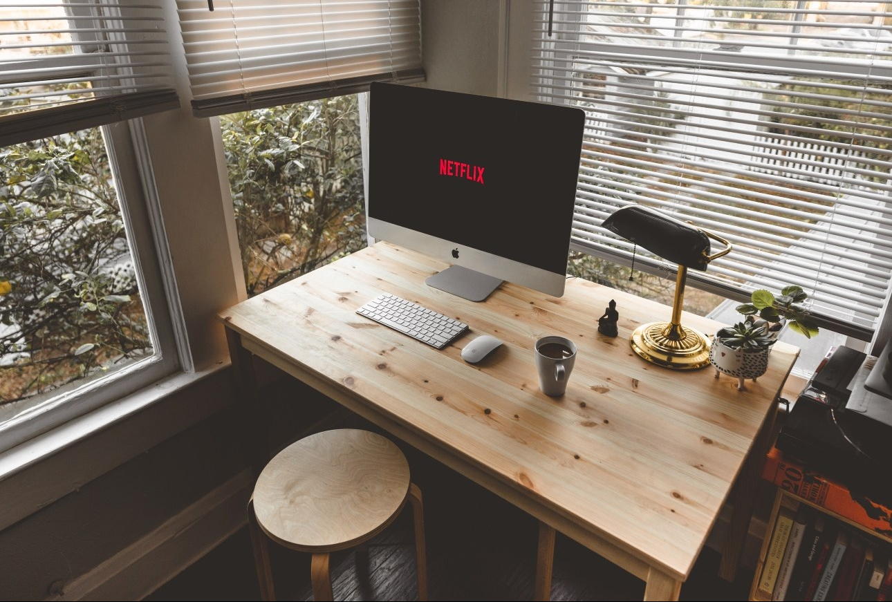 clay-banks-1304273-unsplash 1290px